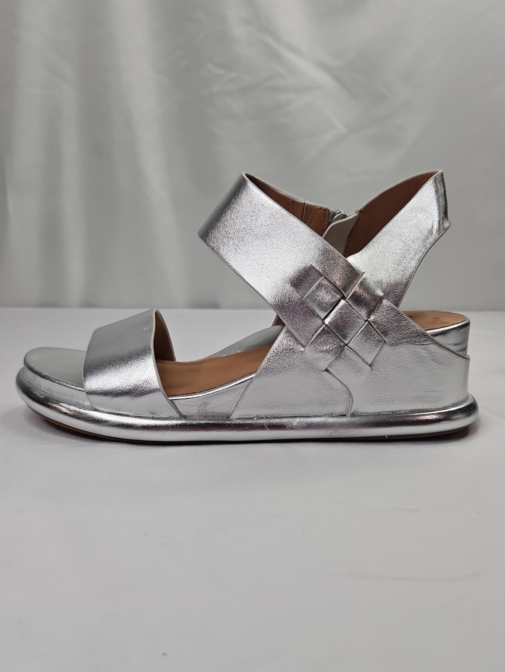 GENTLE SOULS Jolisa Silver Metallic Woven Wedge Sandals Size 8.5 NWOT